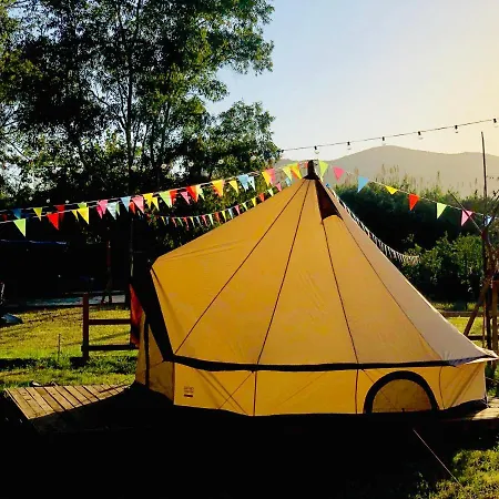 Luxury tent Ona Camp